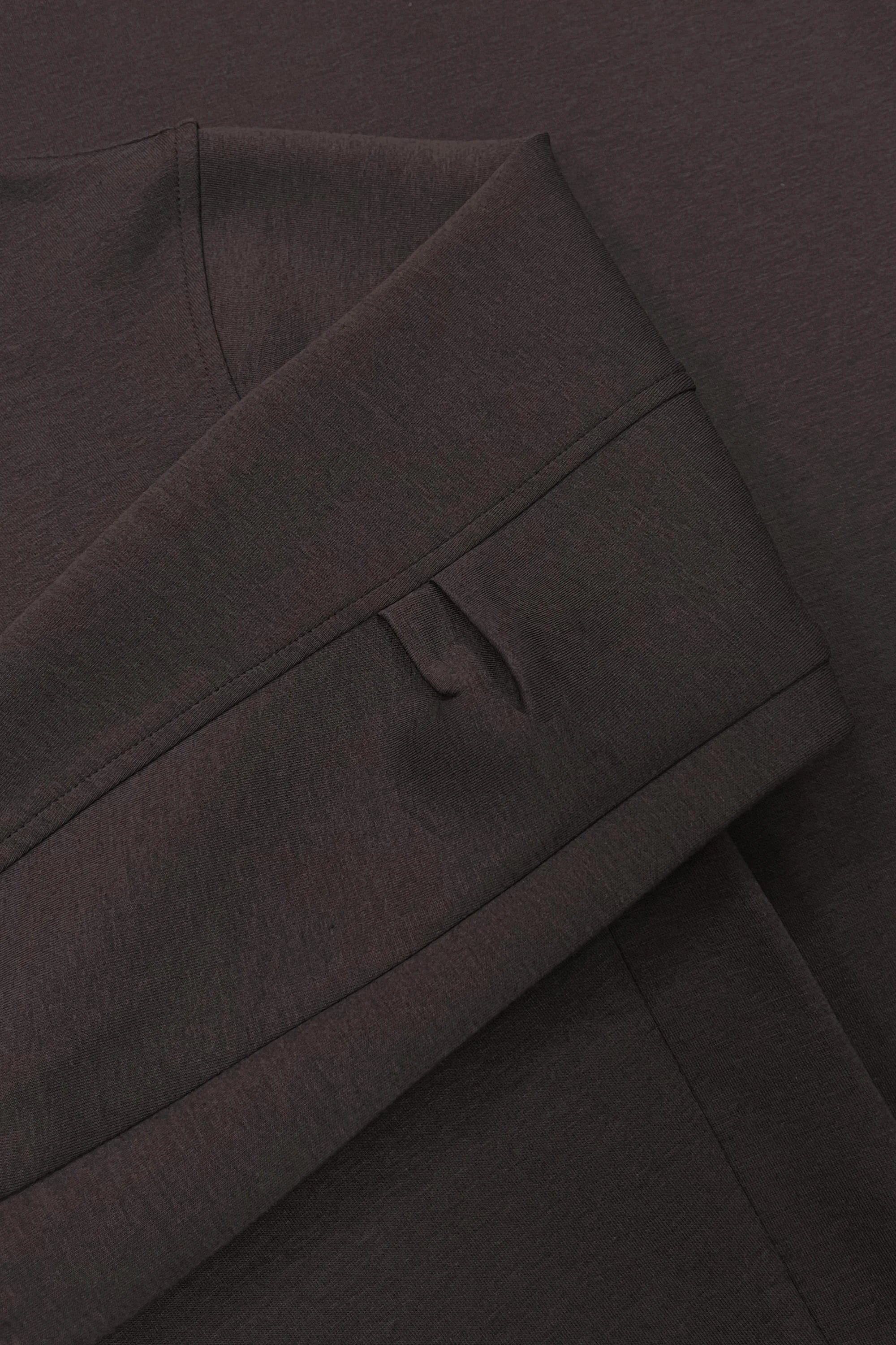The Sculpt Knit Polo Sweatshirt - Coffee